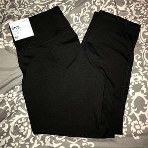 Cropped Mid Rise Yoga Pants